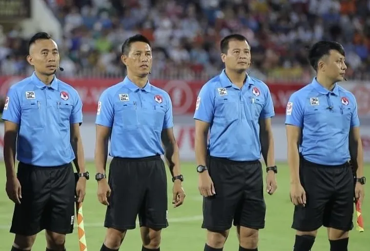 Tìm Hiểu Vai Trò Của Trợ Lý Trọng Tài Bóng Đá Chuyên Nghiệp